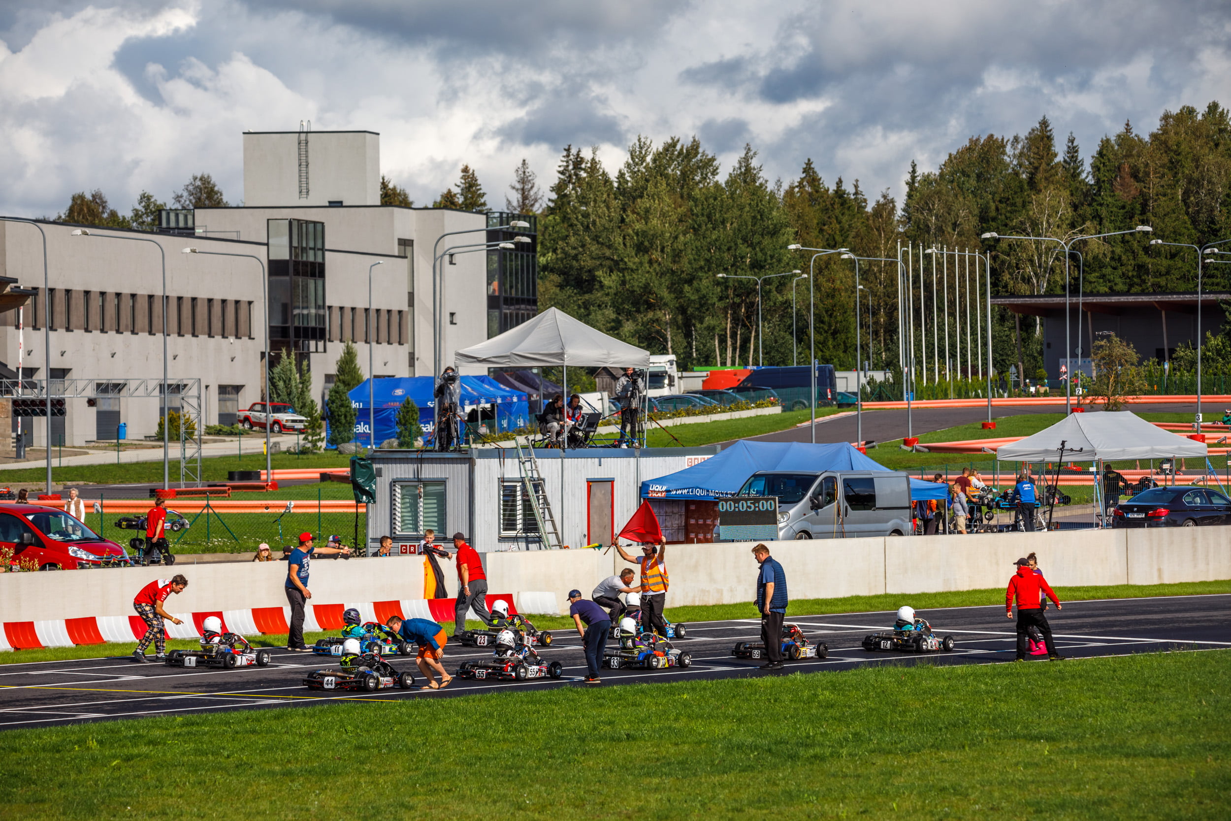 LaitseRallyPark´is sõidetakse täna/reedel ja laupäeval kardispordi Eesti meistrivõistluste etapp. Võistlusel on võimalik pilk peal hoida ka otseülekande vahendu